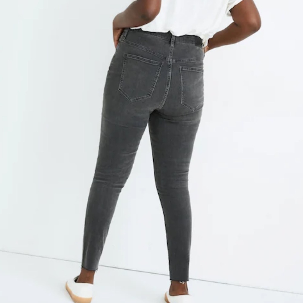 Madewell 9” High Rise Skinny Jeans in Black Sea 29 Tall - Picture 3 of 13